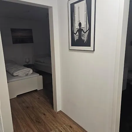 Drei Zimmer E-stein *